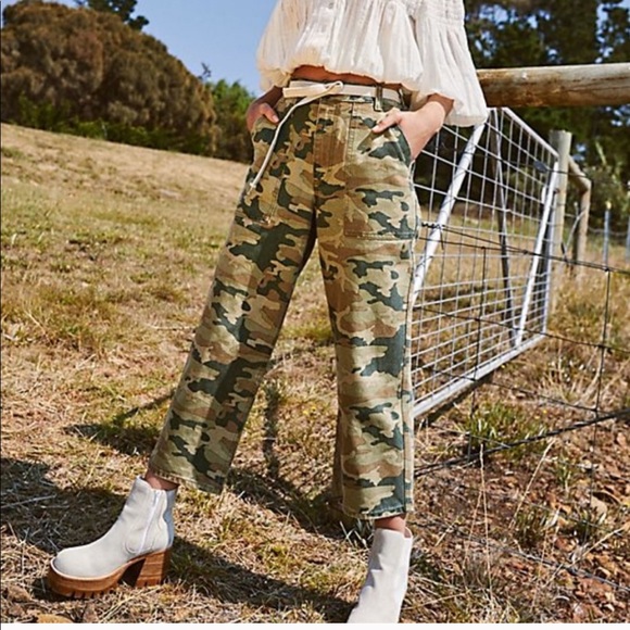 Free People NWT camo high-waisted wide leg jeans - Picture 5 of 12